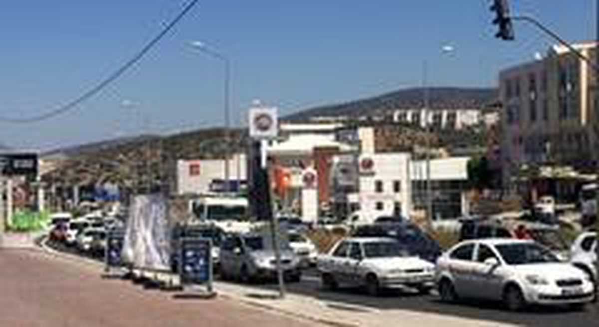 Kuşadası çevre yolundaki çalışmalar sezon sonuna ertelendi