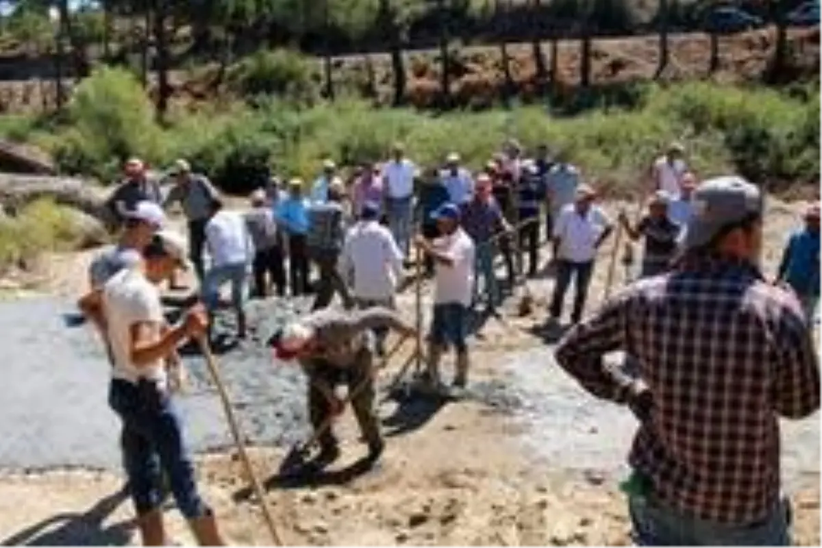 Son dakika haber... Başkan Kaplan, Kızılcabölük Mahallesinin en önemli sorununa el attı