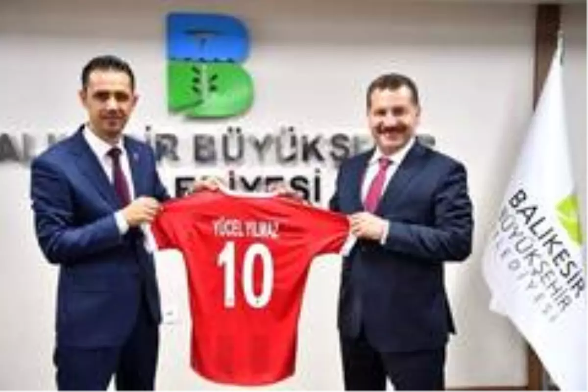 Başkan Yılmaz\'a Balıkesirspor ve Bandırmaspor Başkanlarından ziyaret