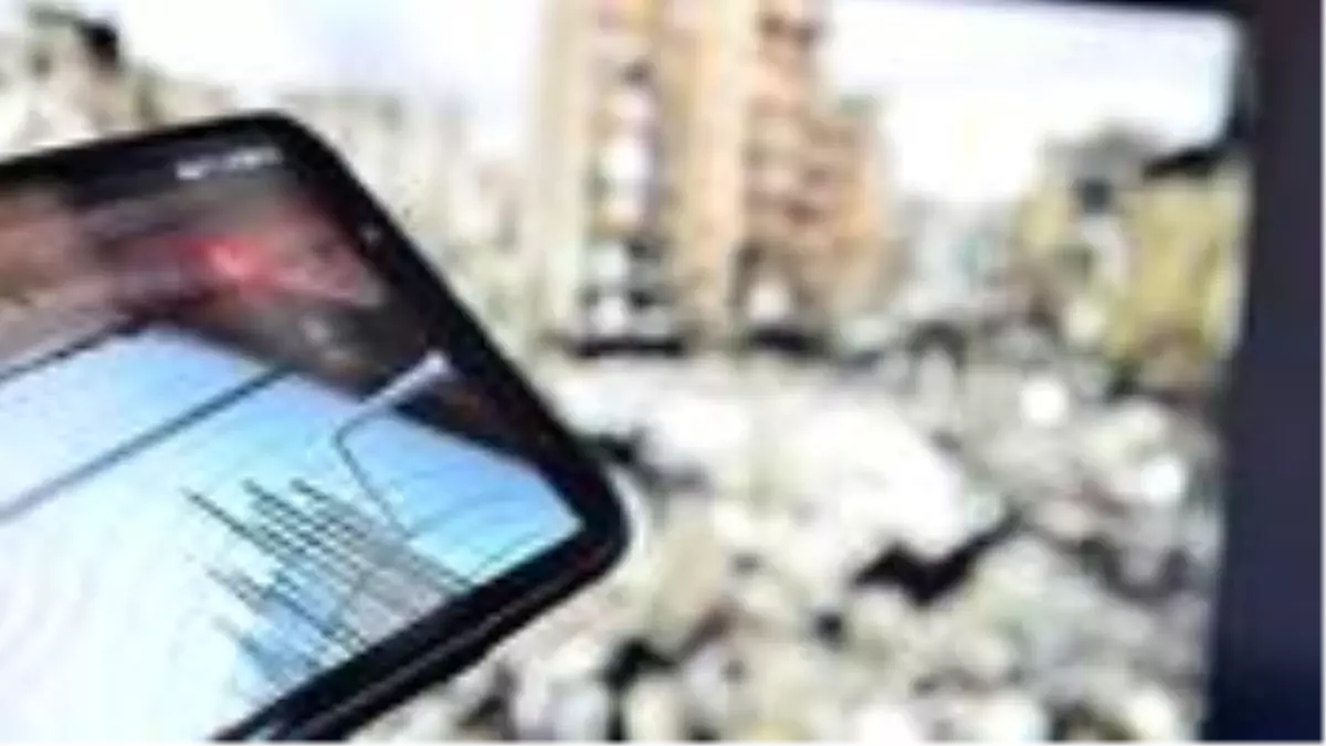 Ege Denizi\'ndeki sarsıntıyı değerlendiren Prof. Dr. Hasan Sözbilir, deprem beklenen 9 ili uyardı