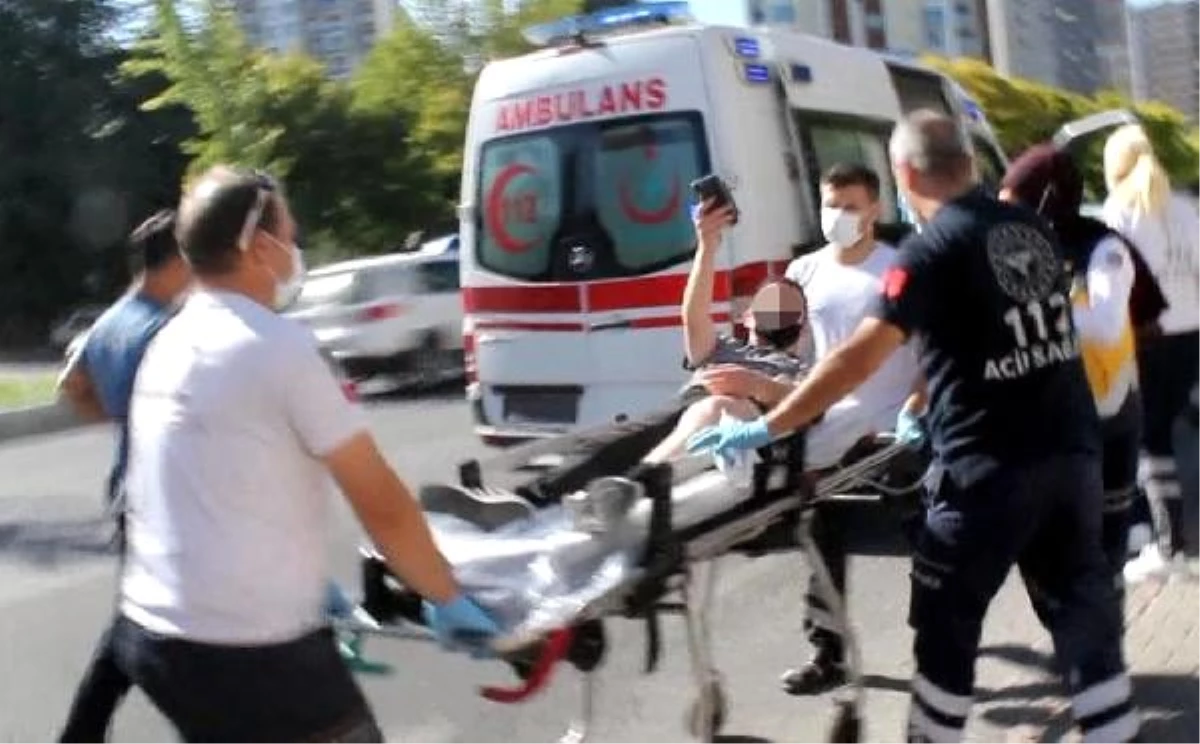 Kayseri\'de parkta 2 genç bıçaklı saldırıda yaralandı