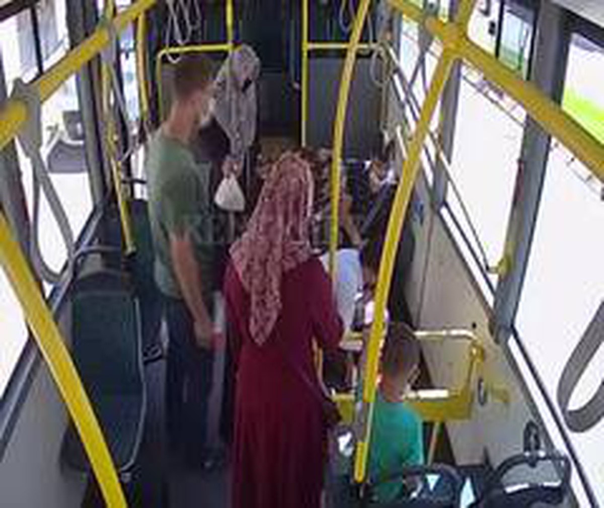 Şoförden, dili boğazına kaçan adama hayat kurtaran müdahale