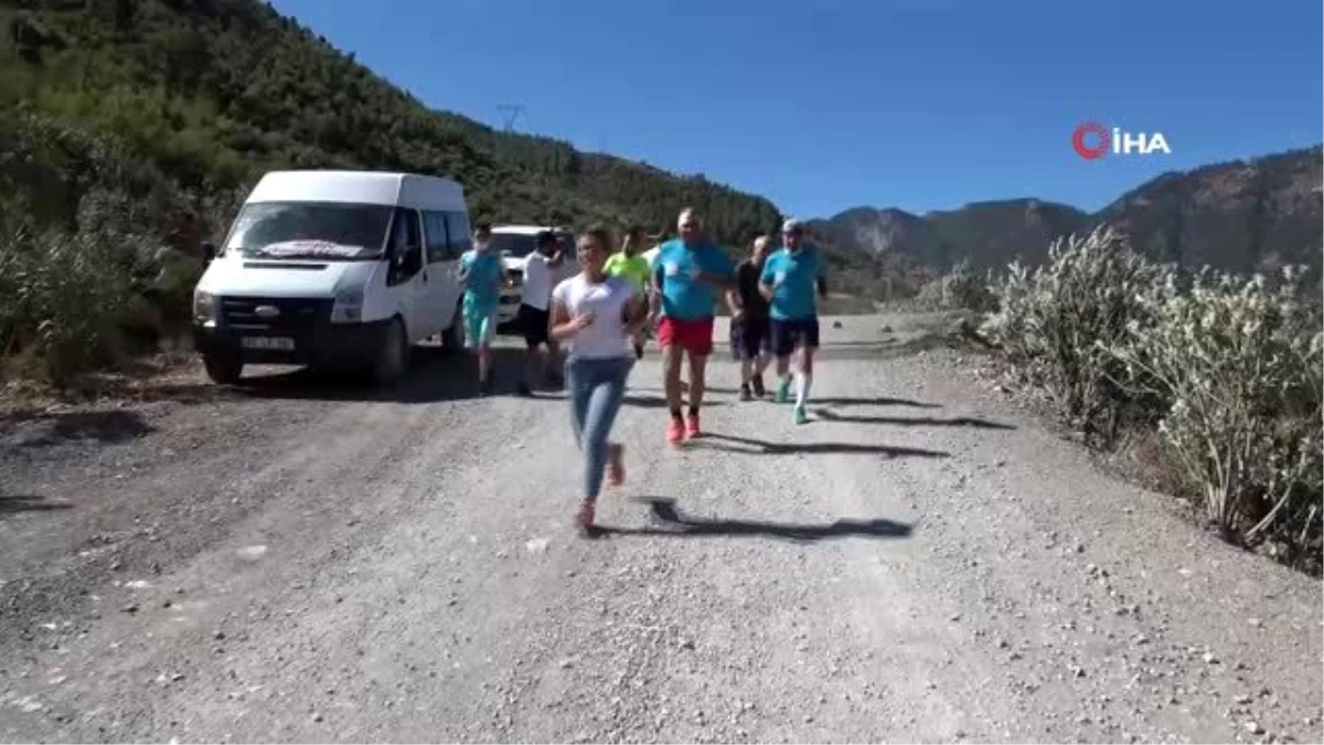 Sporcular, Küp Şelalesi\'nin tanıtımı için parkura çıktı