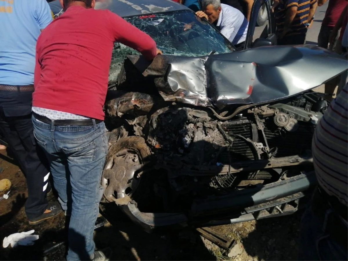 Son dakika haber... Tarsus\'ta 2 ayrı kazada 5 kişi yaralandı