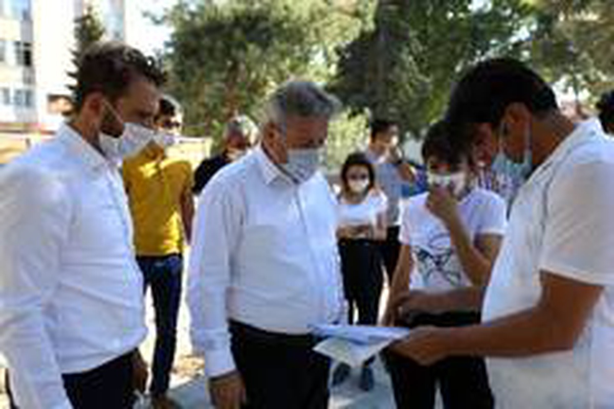 Yeni yüzüyle Alparslan Parkı yakında hizmete geçecek