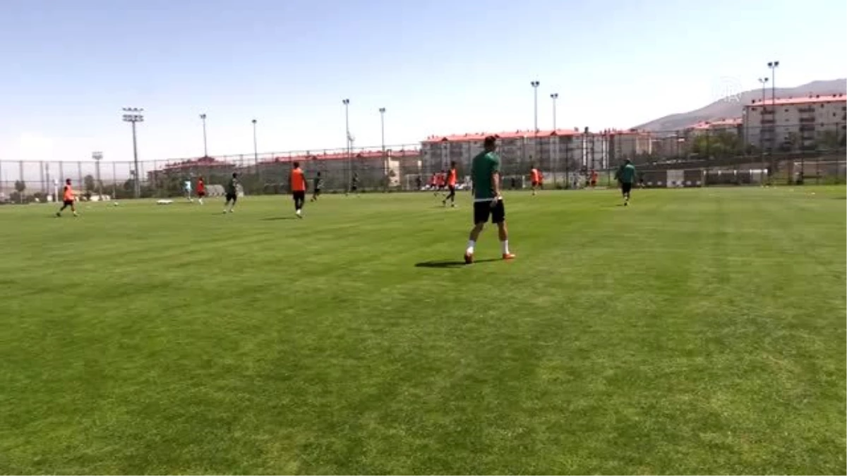 Giresunspor yeni sezon hazırlıklarını Erzurum\'da sürdürüyor