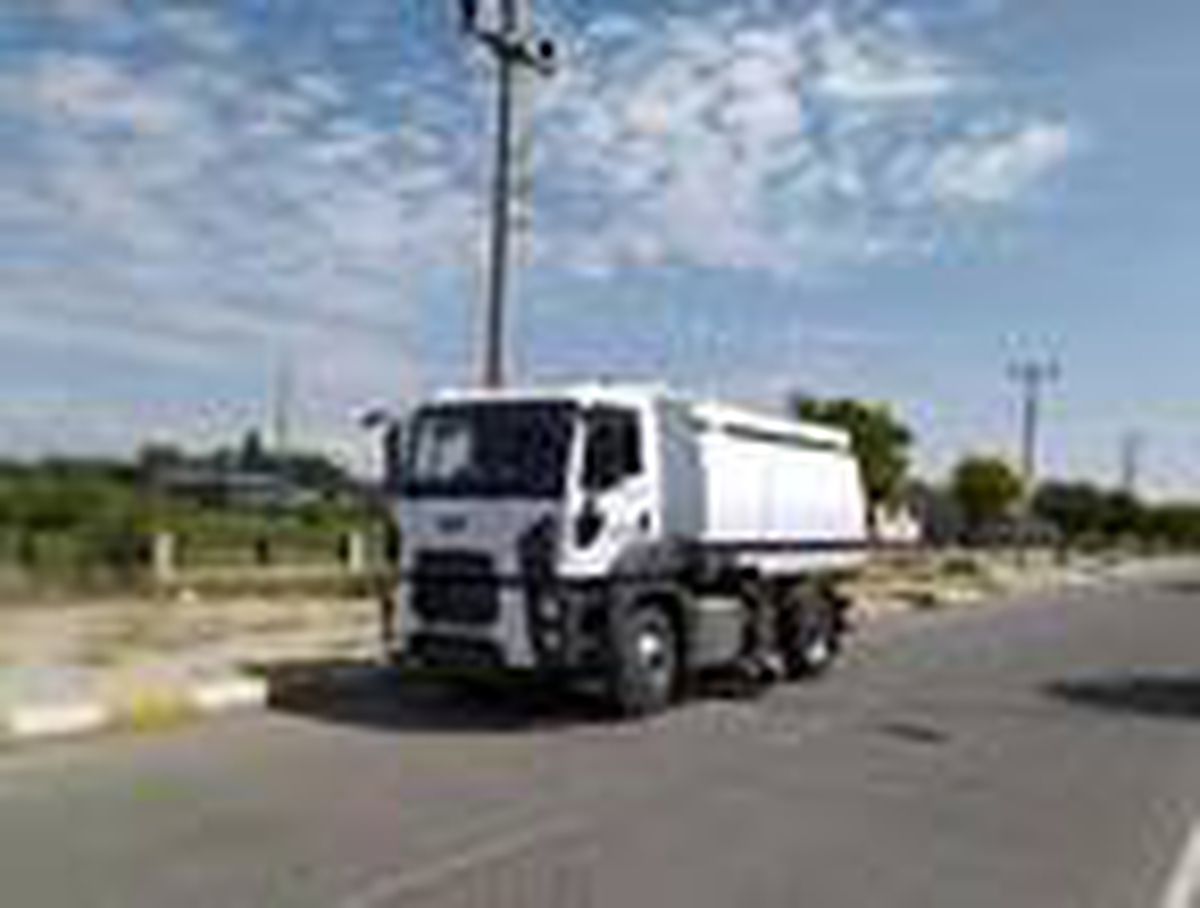 Iğdır Belediyesine yol süpürme aracı hibe edildi