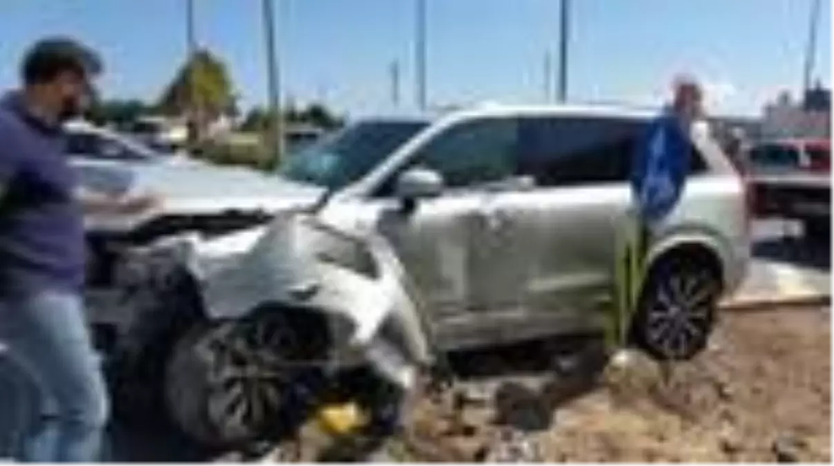 Son dakika... İş adamı Burhan Erçal kaza geçirdi: 2 yaralı