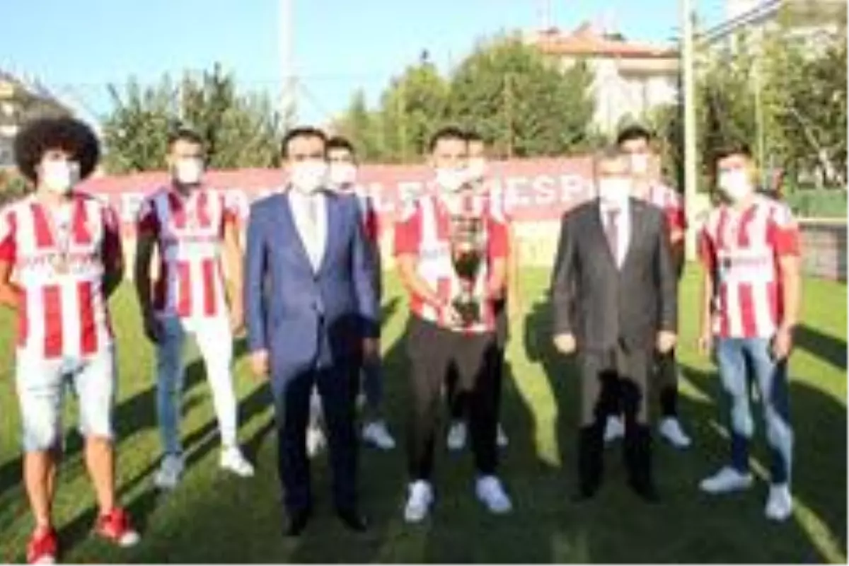 Son dakika haber: Karaman Belediyespor şampiyonluk kupasını törenle aldı