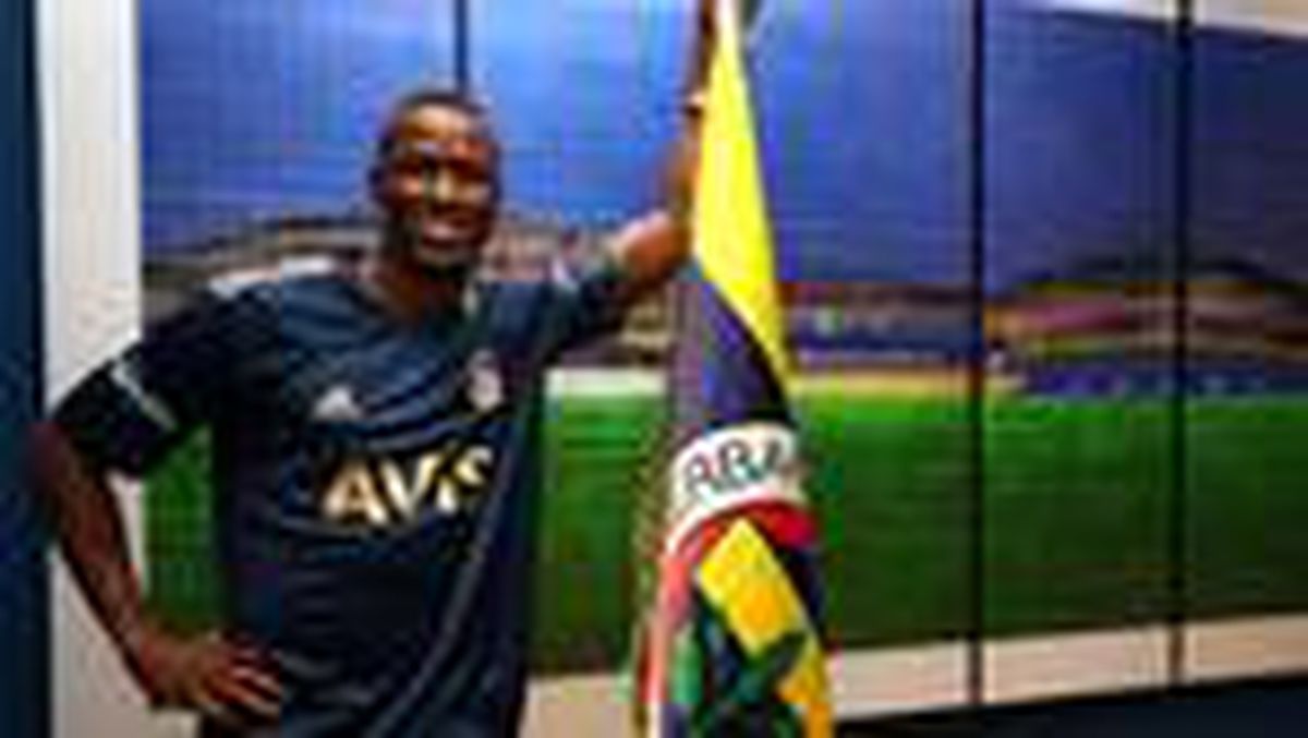 Mame Thiam Fenerbahçe\'de! Transfer videosunda dikkat çeken görüntü