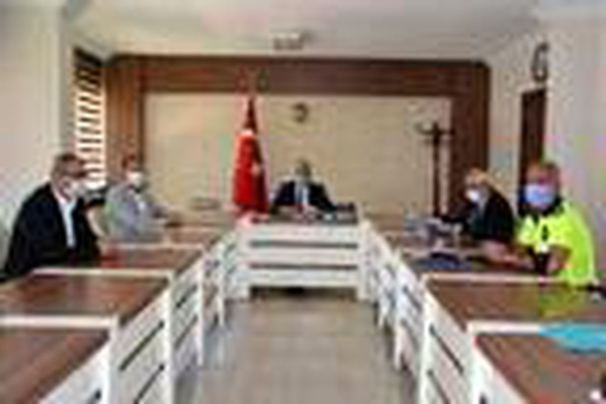 Niğde\'de caddelerde gezerek yiyecek, içecek tüketmek yasaklandı