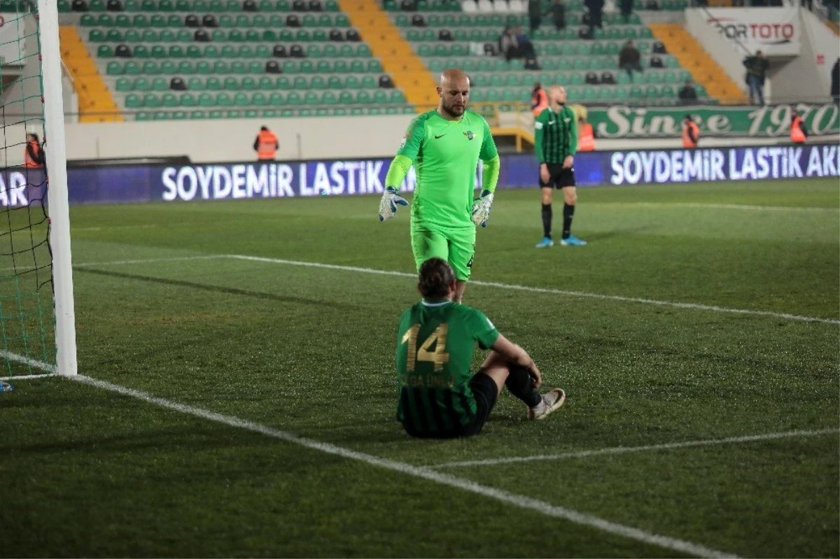 Akhisarspor kaleci Gökhan ile yollarını ayırdı