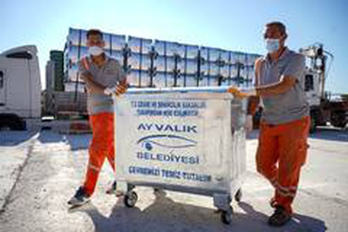 Ayvalık\'a 650 yeni çöp konteyneri