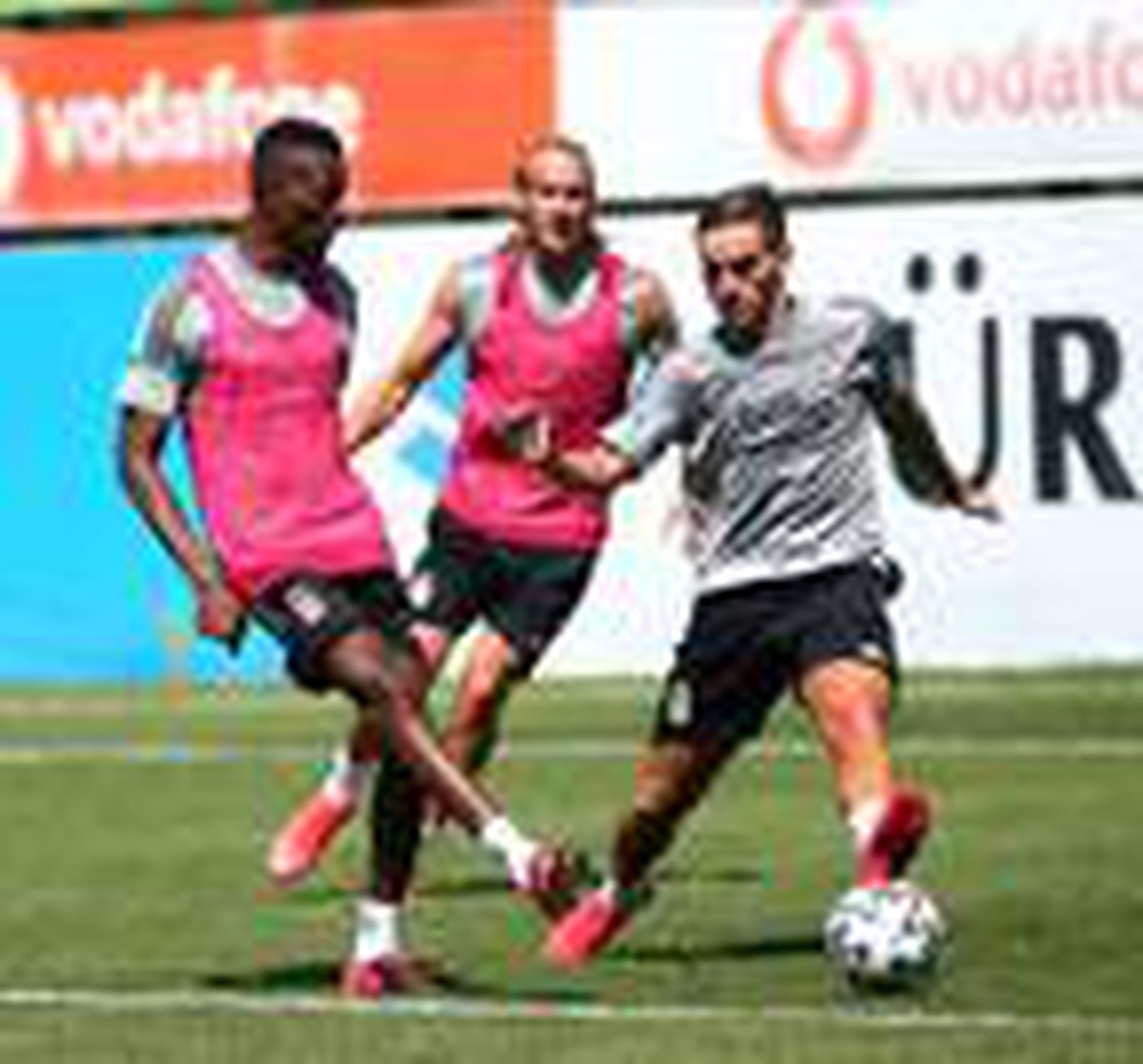 Beşiktaş\'ta hazırlıklar sürüyor