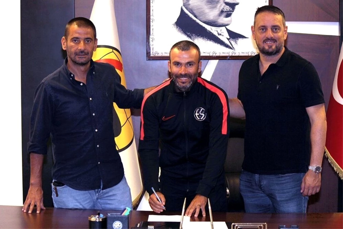 Eskişehirspor, Kıvanç ile 1 yıllık sözleşme yeniledi