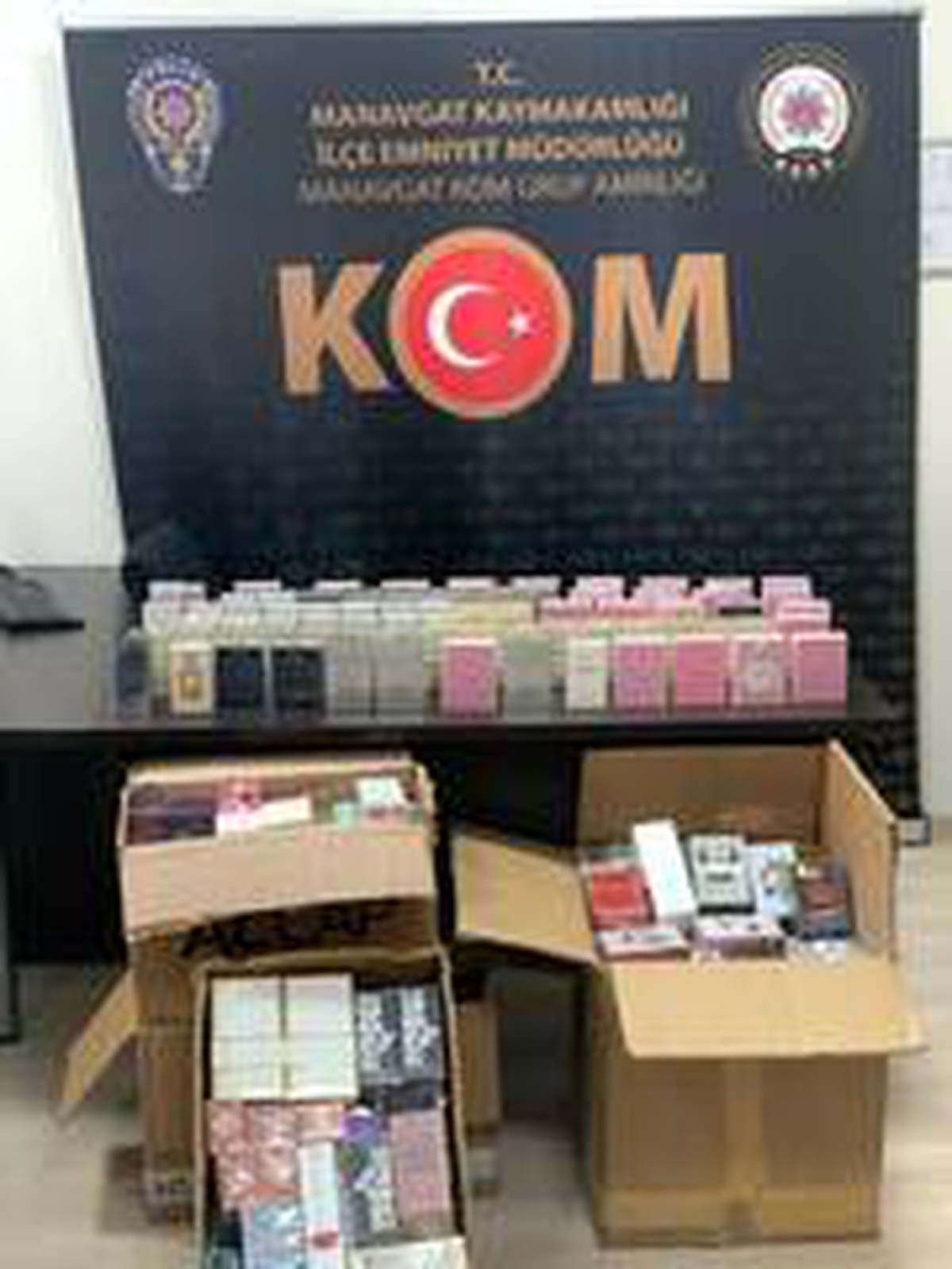 Son dakika... Gümrük kaçağı sahte parfümler polise takıldı