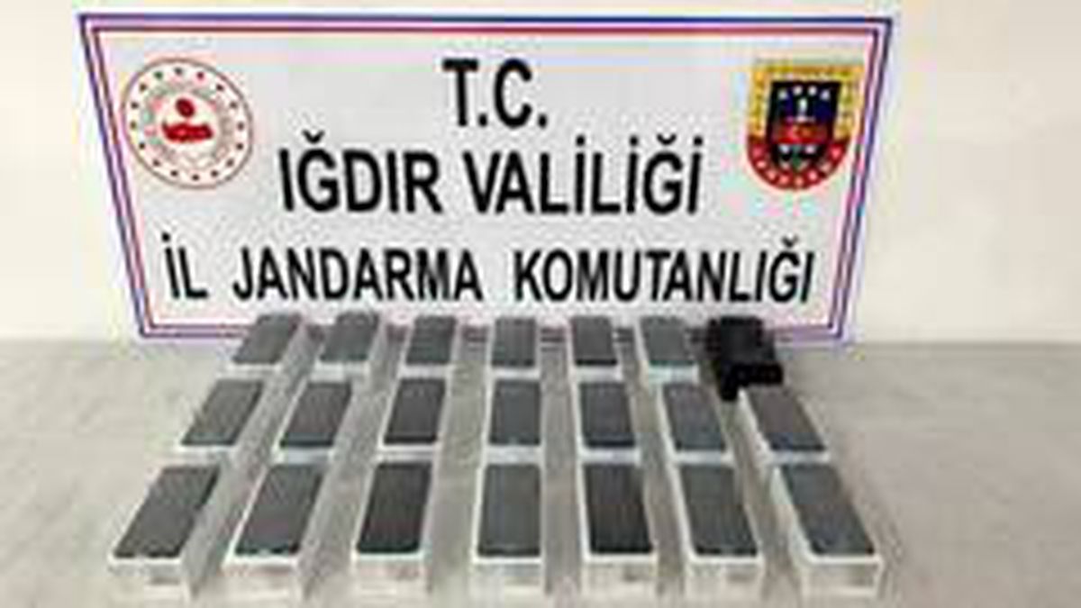 Son Dakika | Iğdır\'da kaçak cep telefonu ele geçirildi