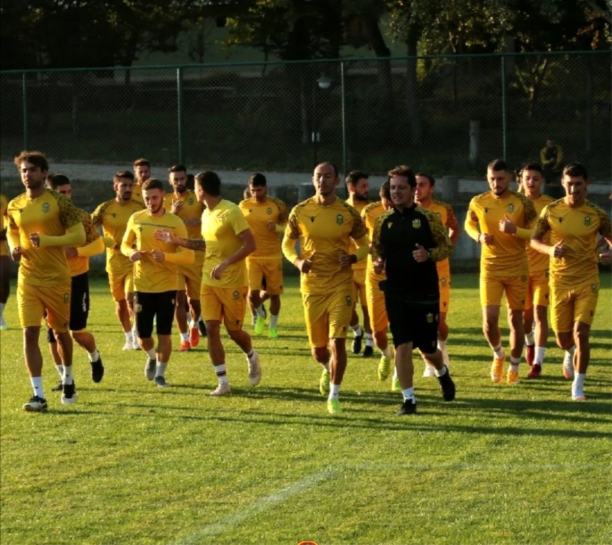 Son dakika haber... Yeni Malatyaspor\'da yeni transferler kampa bekleniyor