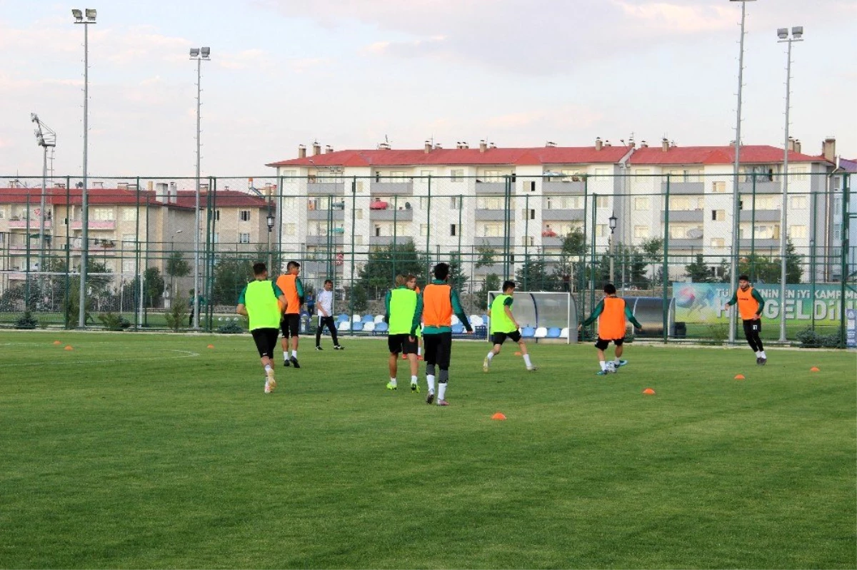 Giresunspor yeni sezon hazırlıklarını Erzurum\'da sürdürüyor