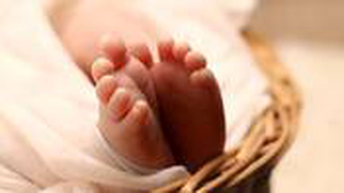 İran\'da bir kadın, üçü kız üçü erkek altız bebek doğurdu