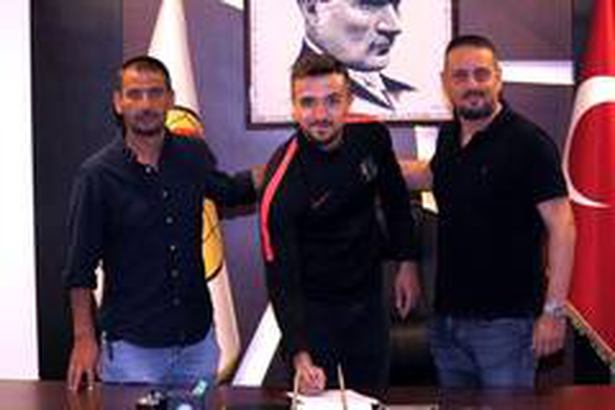 Kaleci Melih\'ten Eskişehirspor\'a 3 yıllık imza