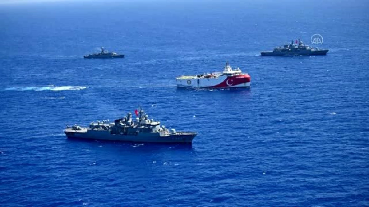 Türk Deniz Kuvvetleri ORUÇREİS gemisine refakat ve koruma görevine devam ediyor