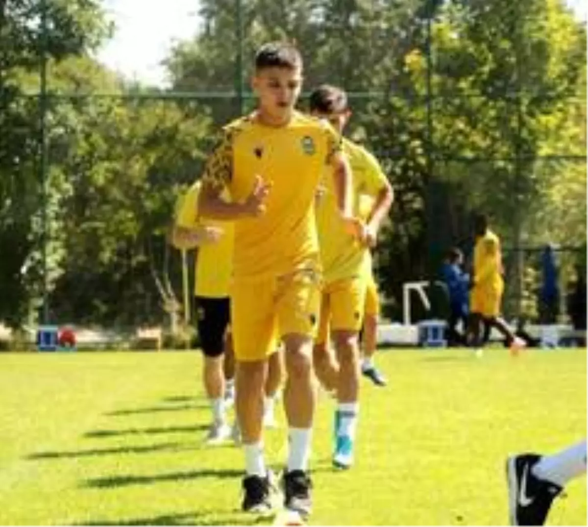 Yeni Malatyaspor\'un genç yeteneği Burak Efe dikkat çekiyor