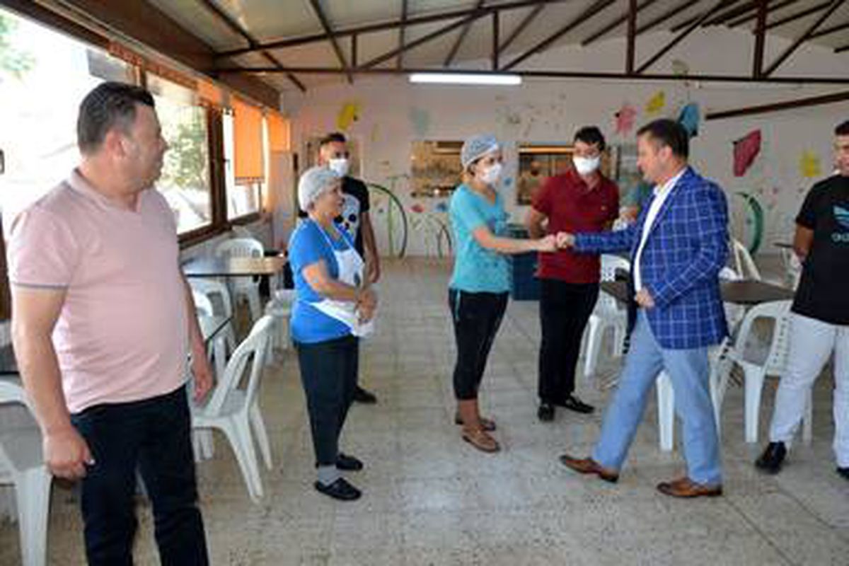Zor durumdaki Menemenlilere yardım eli