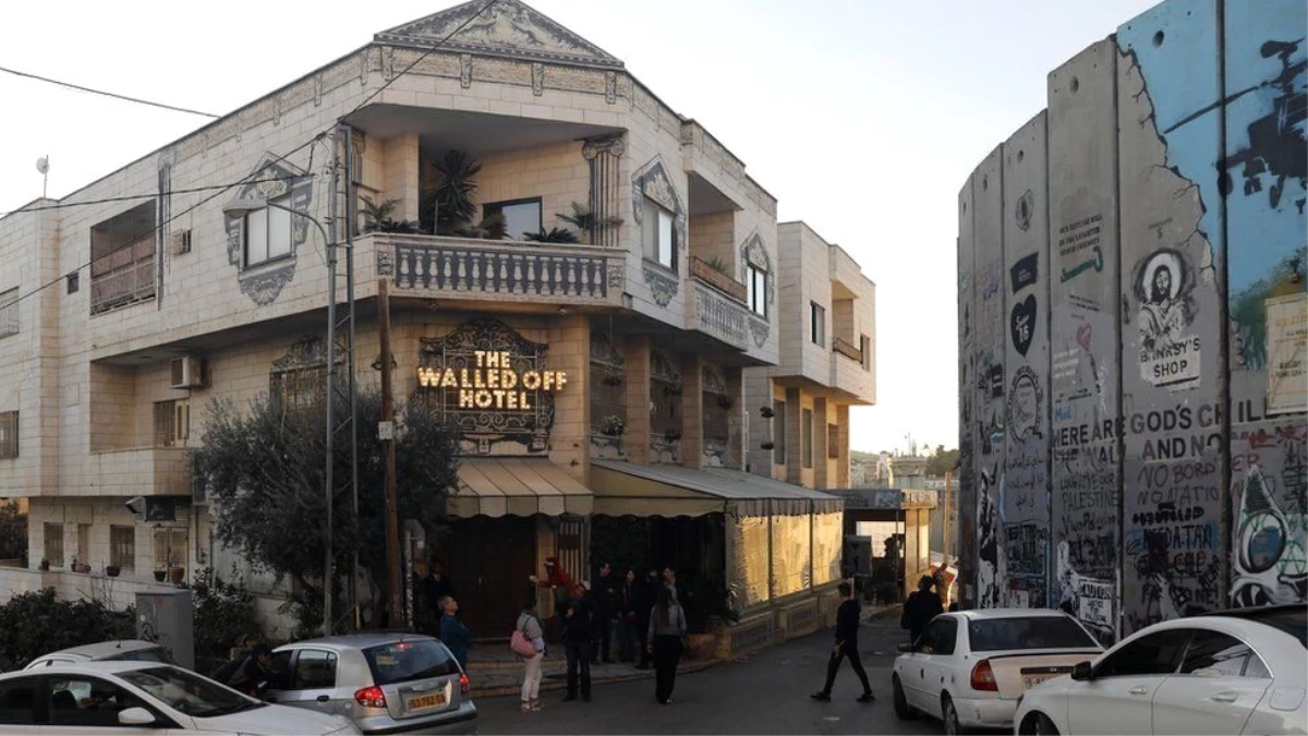 Filistinliler gizemli sokak sanatçısı Banksy\'ye Beytüllahim\'de sergi açarak teşekkür etti