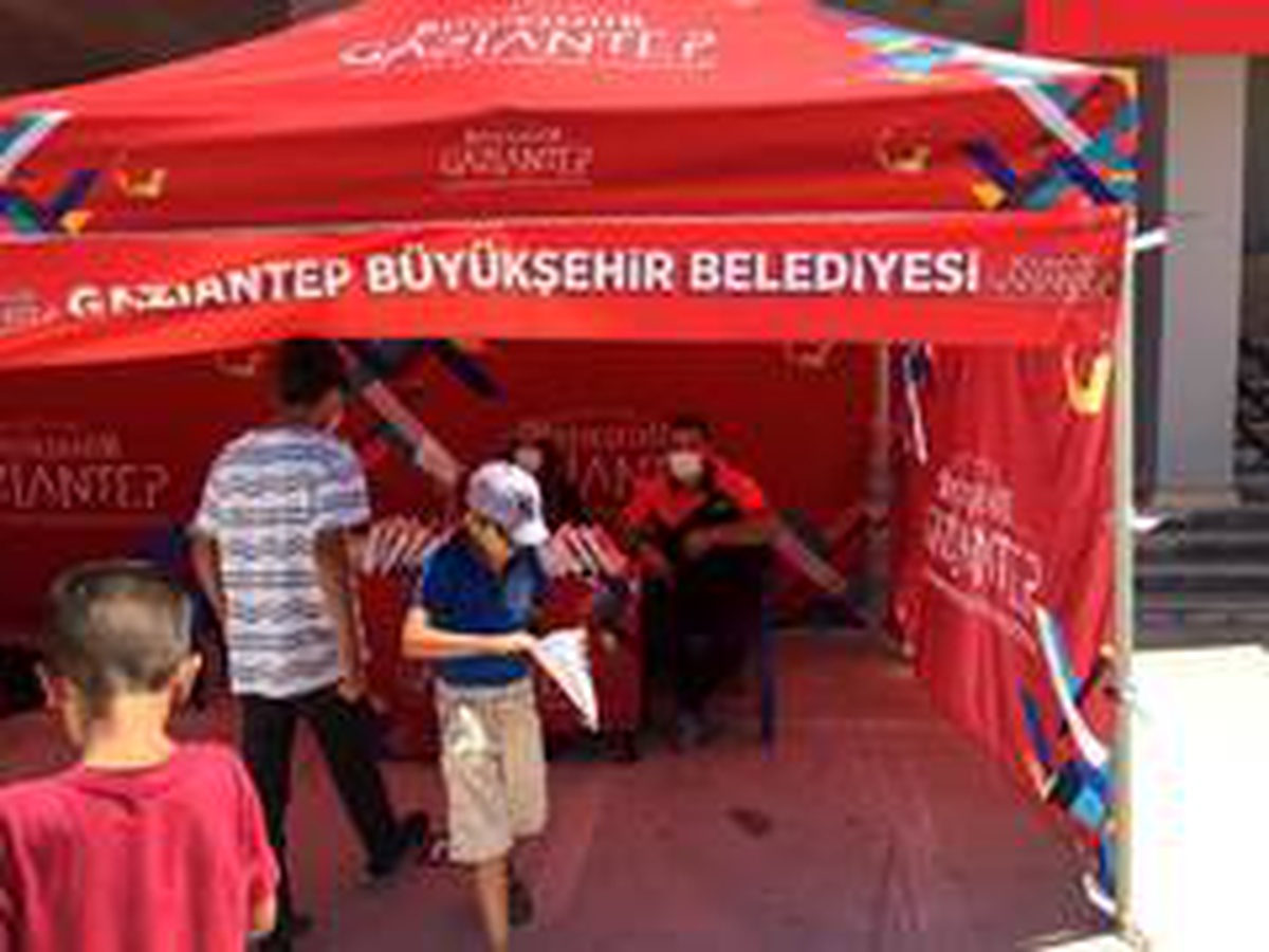 Büyükşehir belediyesi öğrencileri ve velileri salgına dönük eğitimlerle bilinçlendiriyor