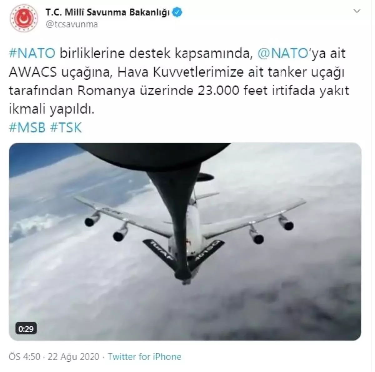 NATO uçağına yakıt ikmali