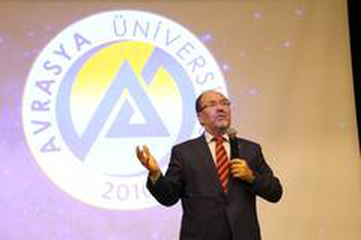 Prof. Dr. Ersan Bocutoğlu: "Petrol ve doğal gaz yataklarının bulunması Türkiye\'nin dış ticaret ve...