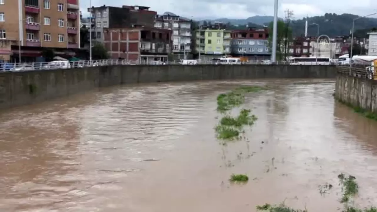 Sağanak yaşamı olumsuz etkiledi