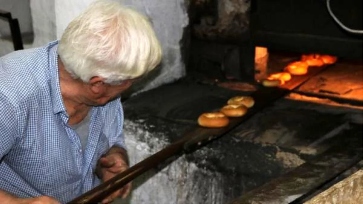 Son dakika haberi: 70 yıllık fırıncı, günde 2 bin \'Fertek halkası\' satıyor