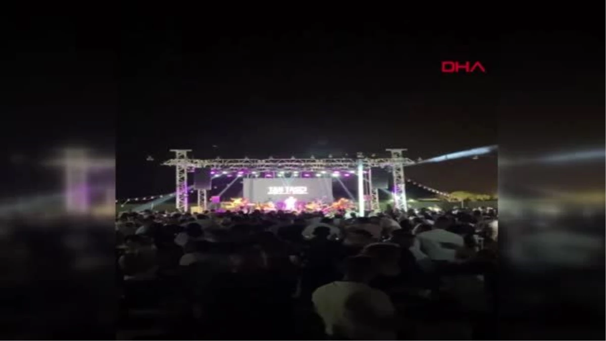 ANTALYA Konser, sosyal mesafe ve maskeyi unutturdu