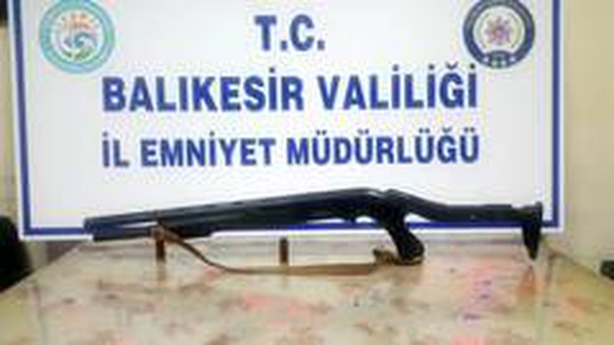 Son dakika haberleri... Balıkesir\'de polis 3 silah yakaladı