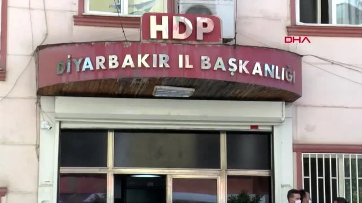 Son dakika haberi... DİYARBAKIR HDP önündeki eylemde 356\'ncı gün