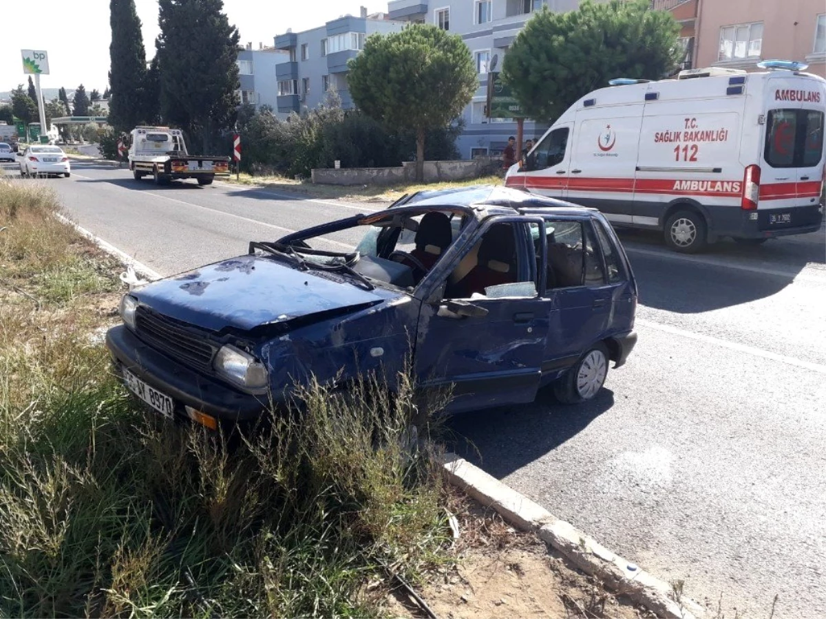 İzmir\'de hafriyat kamyonu ile otomobil çarpıştı: 2 yaralı