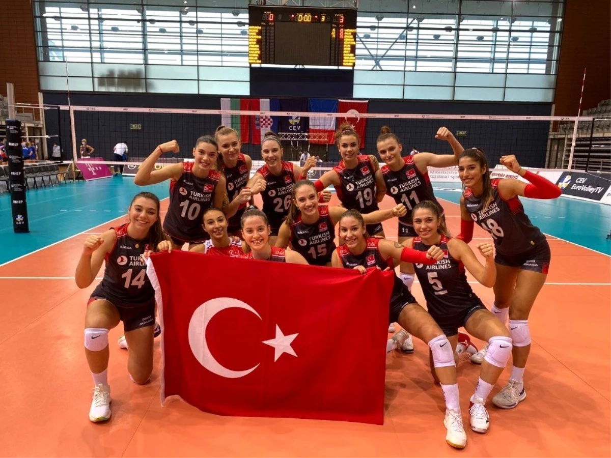 19 Yaş Altı Genç Kız Voleybol Milli Takımı, Avrupa Şampiyonası\'nda yarı finalde