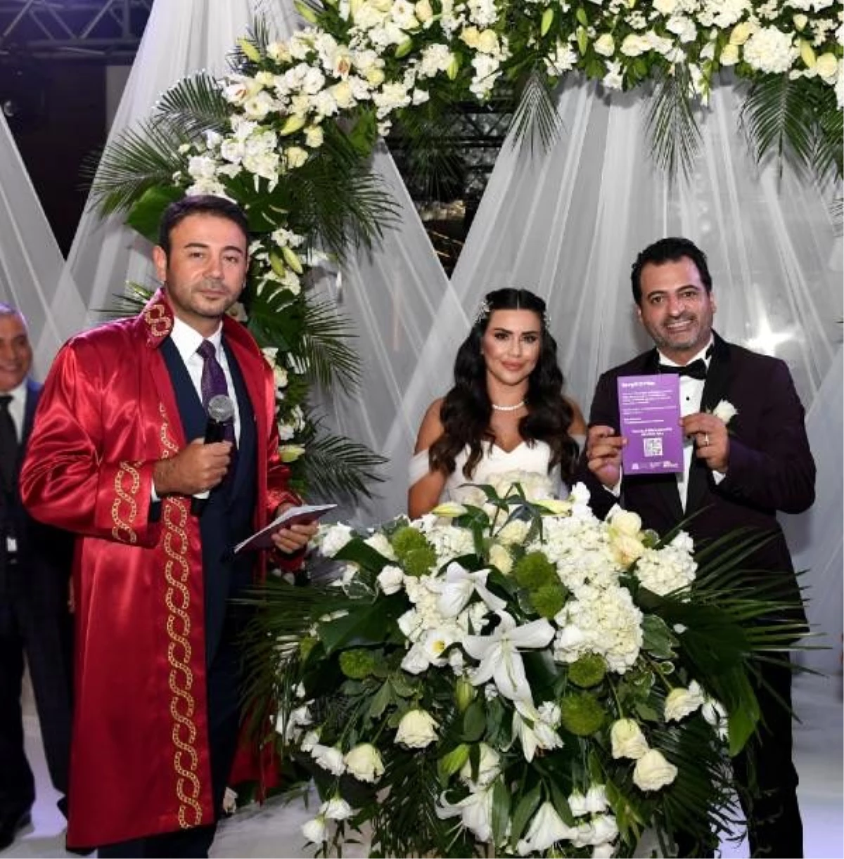 Beşiktaş\'ta, evlenen çiftlere İstanbul Sözleşmesi kartı veriliyor