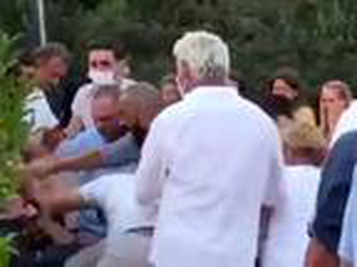 Son dakika haberi | Bodrum\'da ünlü mekandaki maske ve sosyal mesafe kavgası kamerada