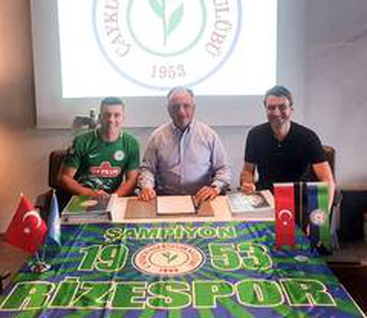 Çaykur Rizespor Konrad Michalak\'ı kadrosuna kattı