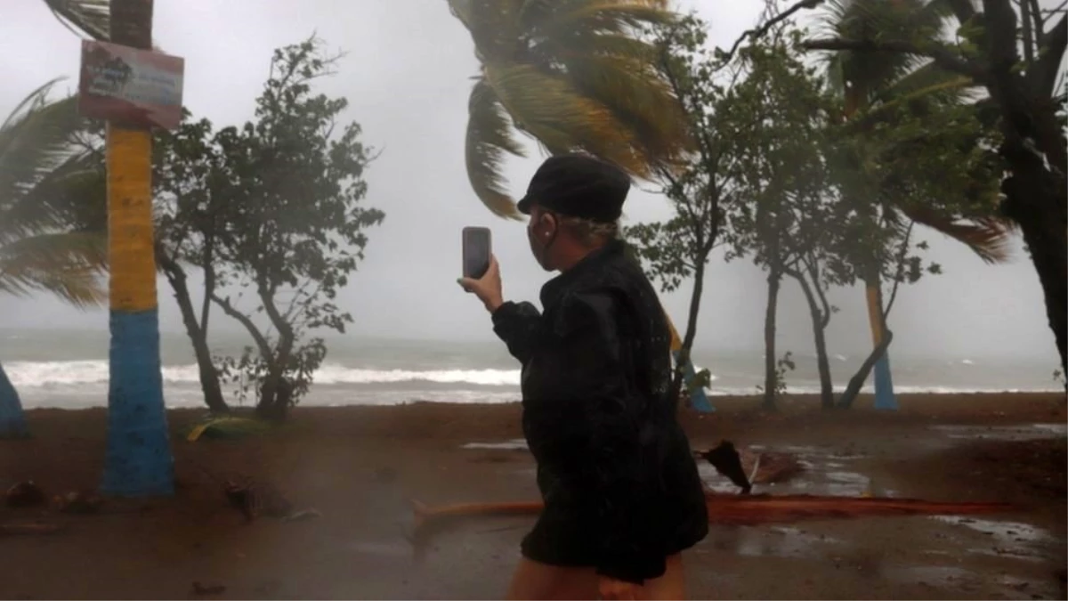 Marco ve Laura: ABD kıyılarına yaklaşan çifte fırtına nedeniyle binlerce kişi tahliye edildi