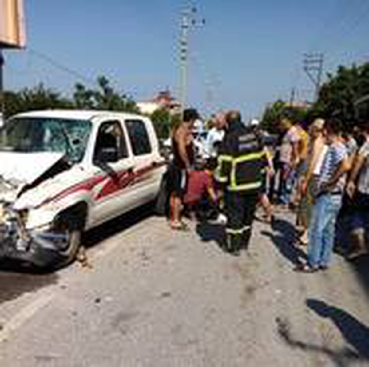 Motosiklet ile hafif ticari araç çarpıştı: 1 yaralı
