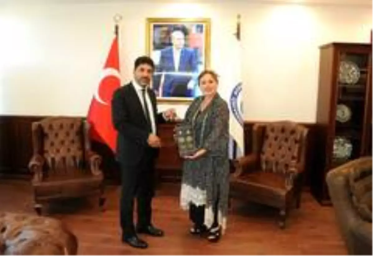 Pınar Altınok, ADÜ\'yü ziyaret etti