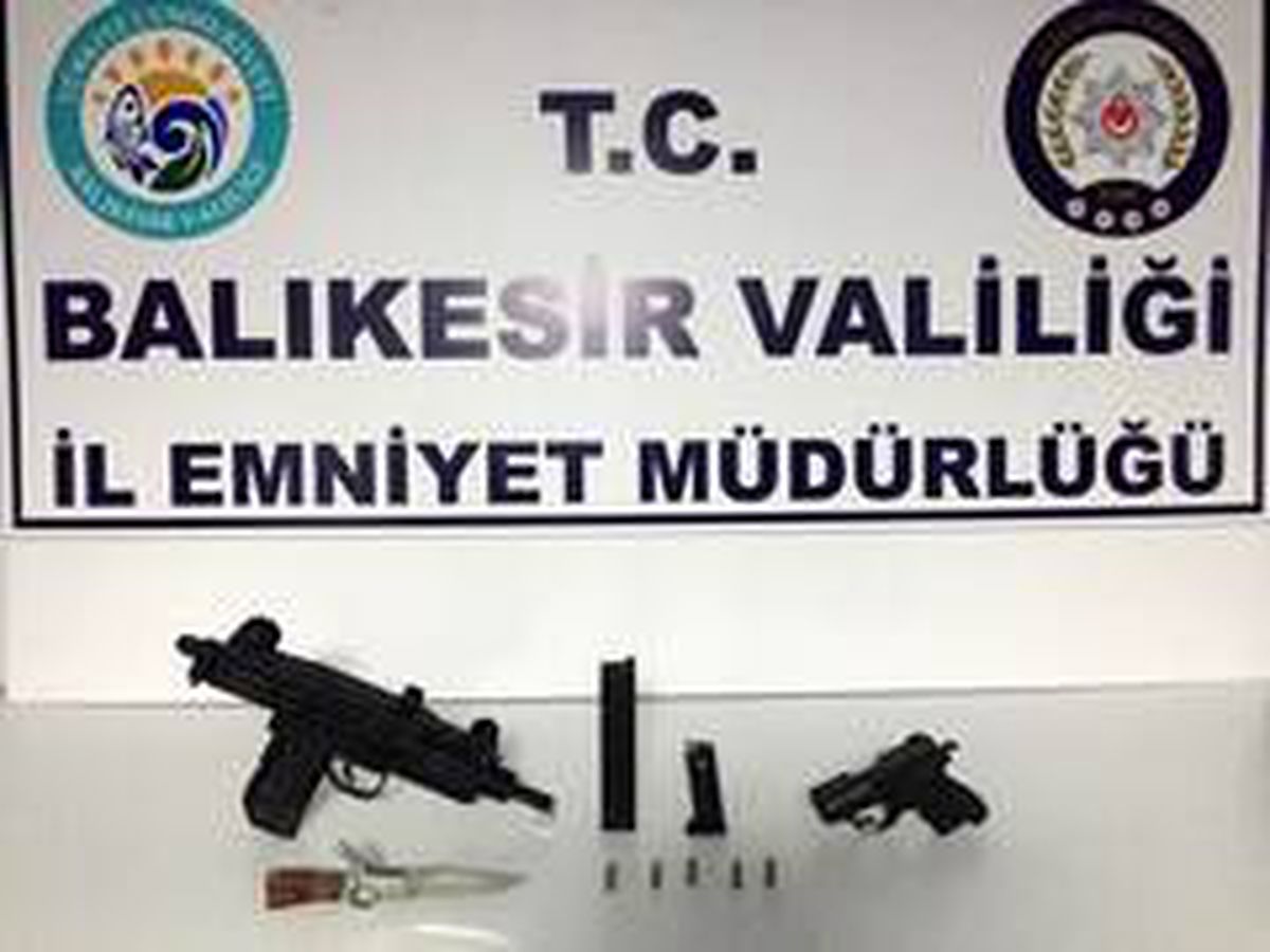 Son dakika haberi! Balıkesir polisinden silah ve aranan şahıs operasyonu