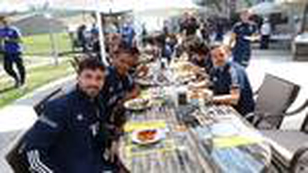 Fenerbahçeli futbolcular barbeküde buluştu