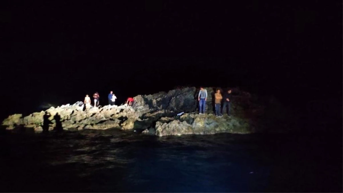 Kuşadası açıklarında yardım talebinde bulunan 8 göçmen kurtarıldı
