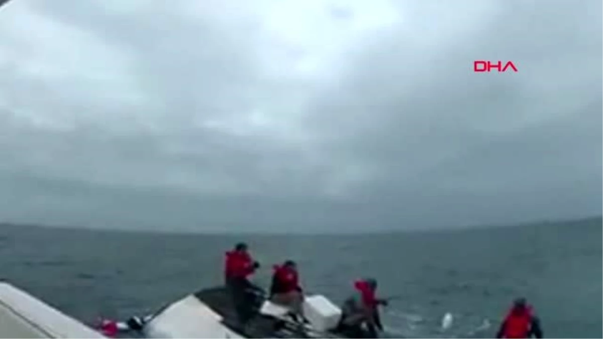 Son dakika haberi | Meksika Körfezi\'nde alabora olan teknedeki 5 kişi böyle kurtarıldı