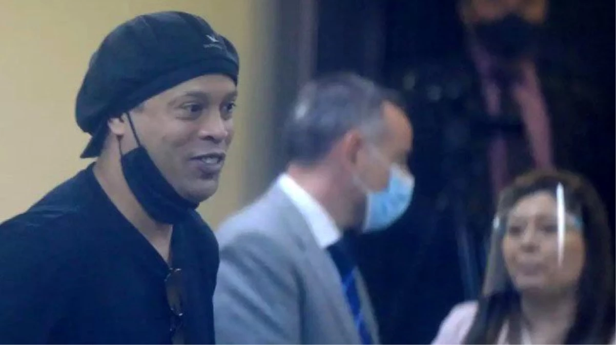 Paraguay\'da \'sahte pasaport taşıma\' suçundan 5 ay gözaltında tutulan Ronaldinho, serbest kaldı